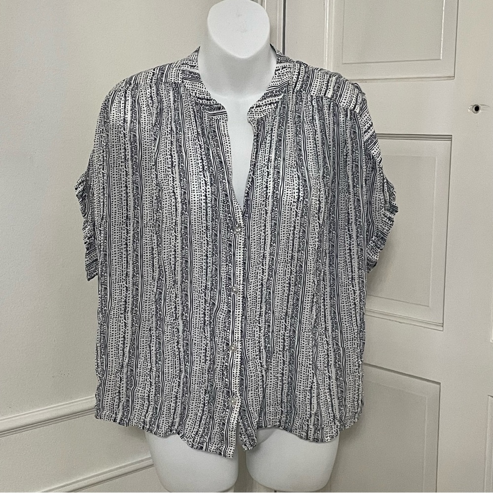 Cloth & Stone Boho Button Up Blouse Top‎ Lightweight Airy Blue White